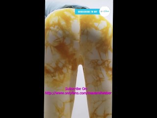 Girl stinky farts in Leggins