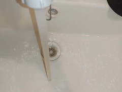 Light-colored pee! - Screenshot 15 of 16 - Pissing