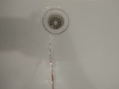 Light-colored pee! - Screenshot 2 of 16 - Piss