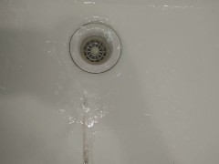 Light-colored pee! - Screenshot 4 of 16 - Peeing