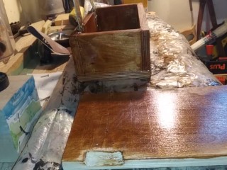 Making a Box Pt. 2 | Glueing, Sanding off the Excess Epoxy Resin, Putting on the Varnish