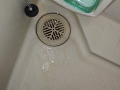 クリスマス、風呂場で一人、放尿だ！ - Screenshot 10 of 16 - Bathroom