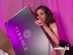 Spoiled Girl Banksie Unboxes Her Versace Gifts For Xmas!