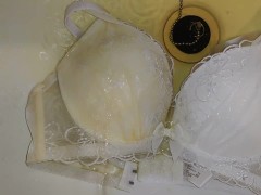 クリスマス、ブラに小便、ぶっかける