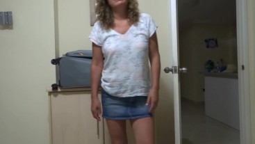 Mamá Latina de 58 años se desnuda para follar a su hijastro
