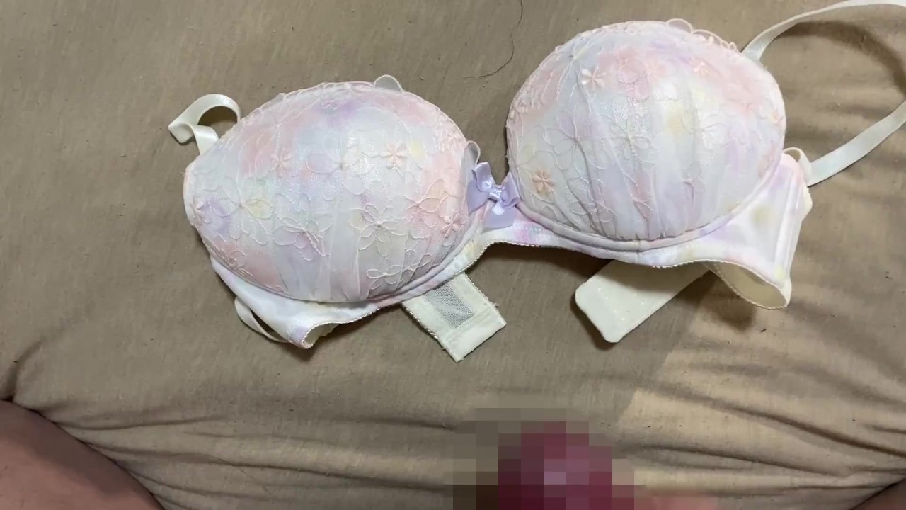 ブラコキ　ブラジャーにぶっかけ 