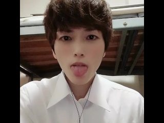 顔モザイク無し！イケメン日本人のエアディープキス！よだれ垂らして痙攣絶頂！011