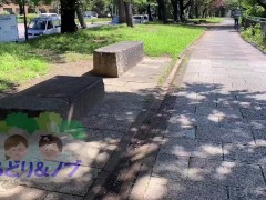 素人OLがノーブラ・ノーパンで初夏の公園をお散歩 - Screenshot 7 of 16