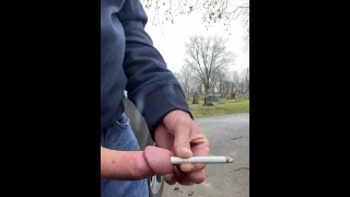 Kouření Kohout Můj Velký Péro Kouří Cigaretu A Má Dva Venkovní Veřejné Orgasmy Kouření Fetiš