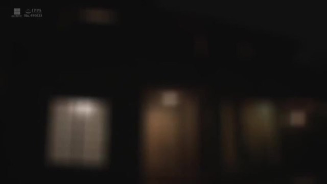 「オナニー見せて♡」ドエロいカラダで悩殺するえちえち女教師に童貞筆おろしされ膣内射精を試みる僕…