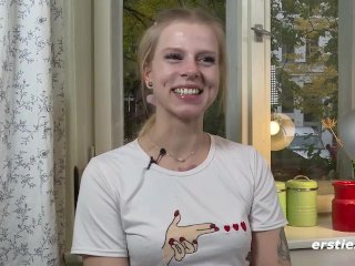 Pixie Inserts a Butt Plug Before_Rubbing Her Pussy