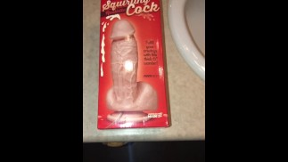 Тестирование (оральный кремпай) и обзор реалистичного сквиртующего дилдо Дока Джонсона