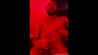 Männlicher JOI Großer DICK Stöhnt Schmutziges Reden Im Roten Raum Beim Solo-Masturbieren