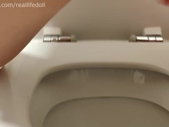 Backwards peeing compilation - Screenshot 8 of 16 - Girl Pee
