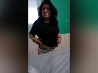 Milf vecina mamando y mordiendo verga