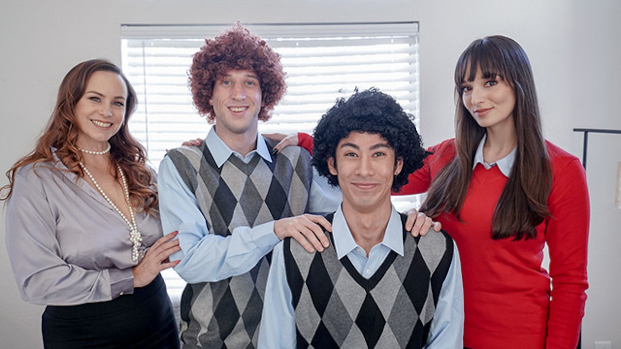 Mom Swap-ゴージャスな巨乳熟女は彼らの甘やかされた義理の息子がお互いに仲良くなるのを助けます