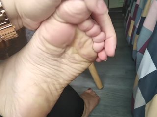 amateur, shaking feet, solo female, foot fetish
