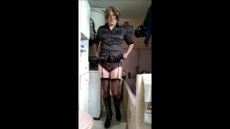 котлета-кроссдрессер Щетка для зубов в качестве фаллоимитатора в заднице