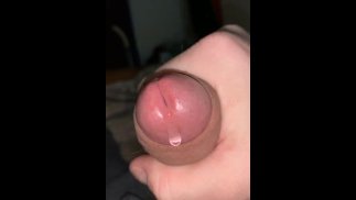 戏弄和边缘在我玩的时候有点兴奋地漏出精液......