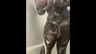 (Hora de ducha) ENORMEs y sexy jabonosos Chocolate tetas