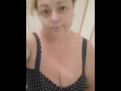 Mommy wants you to lick her pissing pussy 