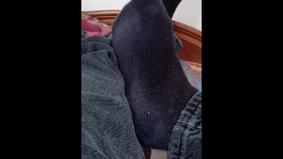 Черные носки дразнят