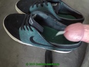Preview 1 of 3 Cumshots in Nike Stefan Janoski