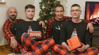 Twink Trade Muscular Horny Stepfathers Reward Their Good Boys For Christmas With A Naughty Present