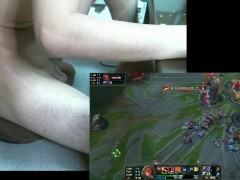 I tried playing League of Legends naked