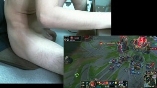 Ik probeerde League of Legends naakt te spelen