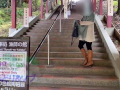 観光地でおっぱいを露出する美人日本人女性 Vol.2 - Screenshot 11 of 16 - Public Exposure