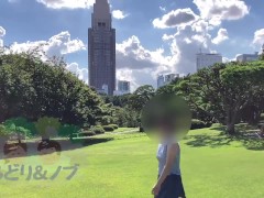 観光地でおっぱいを露出する美人日本人女性 Vol.2 - Screenshot 2 of 16 - Japanese