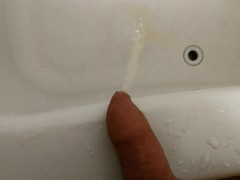 Pee in the bathroom of phimosis