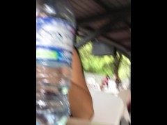 My boyfriend invites me to lunch with his family and makes me laugh