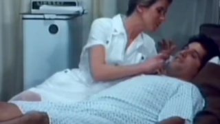 Retro-Krankenschwester Aus Den Siebziger Jahren, Ein Lustiger, Verdammter Moment