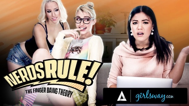 GIRLSWAY Занудные соседки по комнате Кендра Спейд и Хлоя Черри притворяются, что снимаются в ситкоме, трахая друга