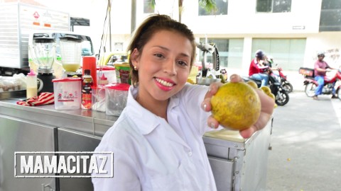 CARNEDELMERCADO - La piccola latina Siarilin Martinez sedotta e scopata da uno sconosciuto MAMACITAZ