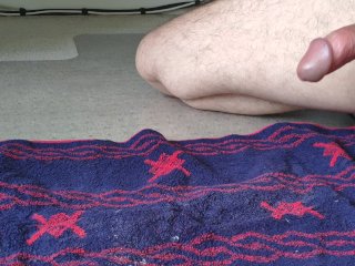 Huge hands-free cumshot