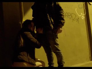 SHE LOVES_PUBLIC SEX!! Teen babe fucking_in the street