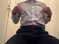 乳首が弱いサラリーマン我慢できずにスーツのままオナニー - Screenshot 2 of 16 - Nipple Play