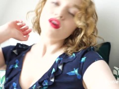 Sarah Plays With Her Favorite Toys - Screenshot 8 of 16 - Solo Girl