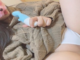 Chubby Married Woman's Knit Clothes and Thong Masturbation