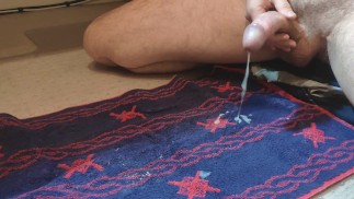 Густая сперма от массажа хуя