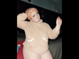 Little Play Thing Squirts on bed