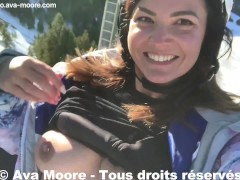 Ava Moore - Jeune française se baise la chatte avec son gode sur les pistes de ski - VLOG XXX