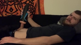 Сэм Самуро - Человек-кошка трахает свою тугую собачью игрушку