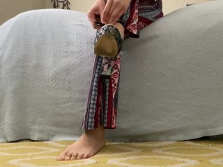 PRETTY FEET - POV W SEXY BLUE HEELS