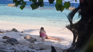 Beachside Sex With An Amateur Nudist Voyeur