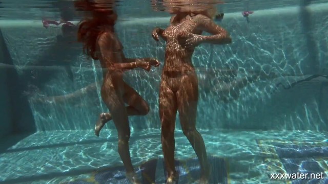 Watch Stefanie Moon and Vyvan Hill underwater