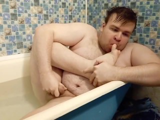 Артем сосет сам себе дрочит ногами лижет ноги self Suck Autofellatio self Footjob